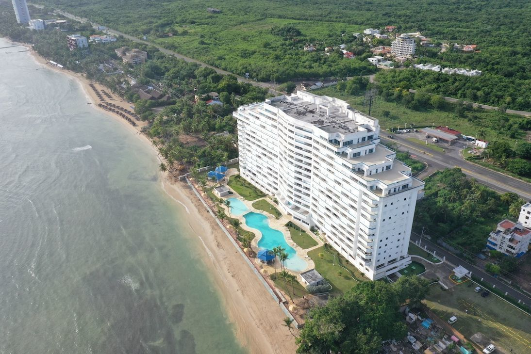 Las Olas — Vivir Frente al Mar en Juan Dolio